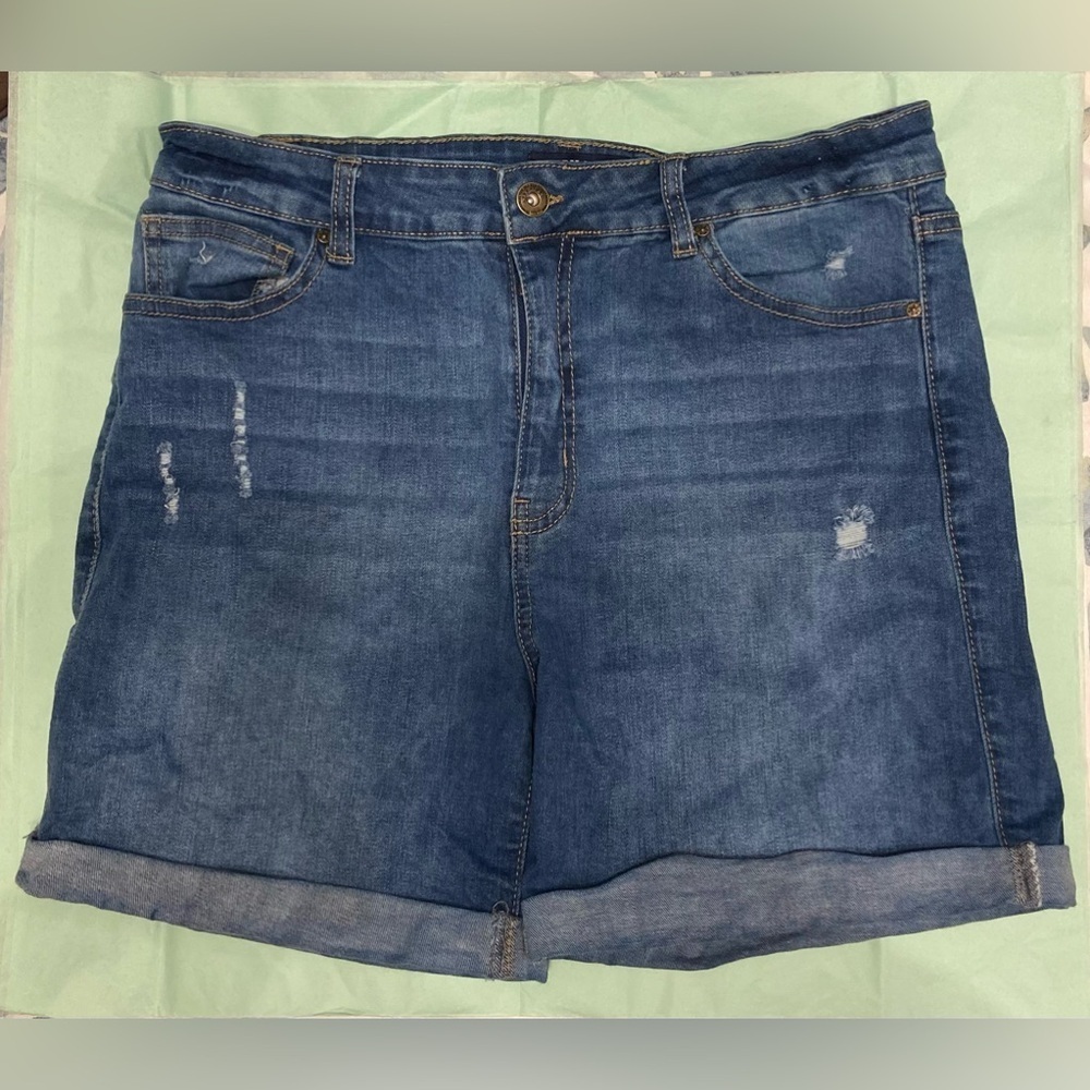 Wax Jean Shorts Size Large